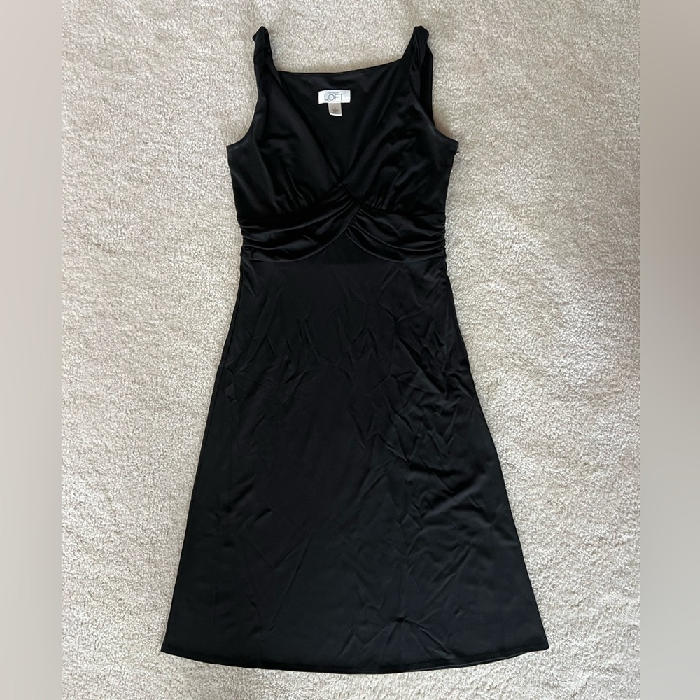 Elegant Black Dress with Twisted Straps